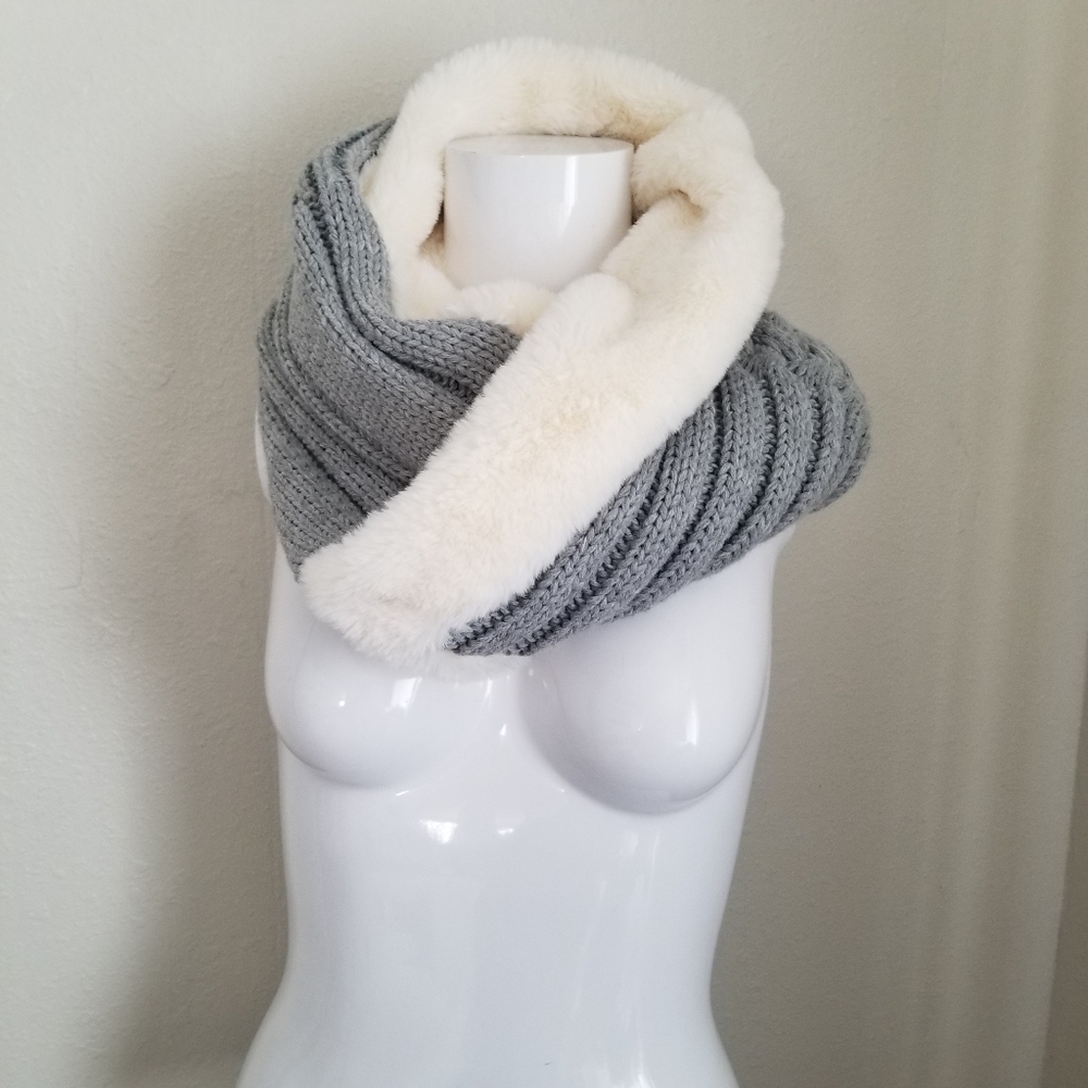 Liz Claiborne Infinity Faux Fur Cozy Knit Scarf